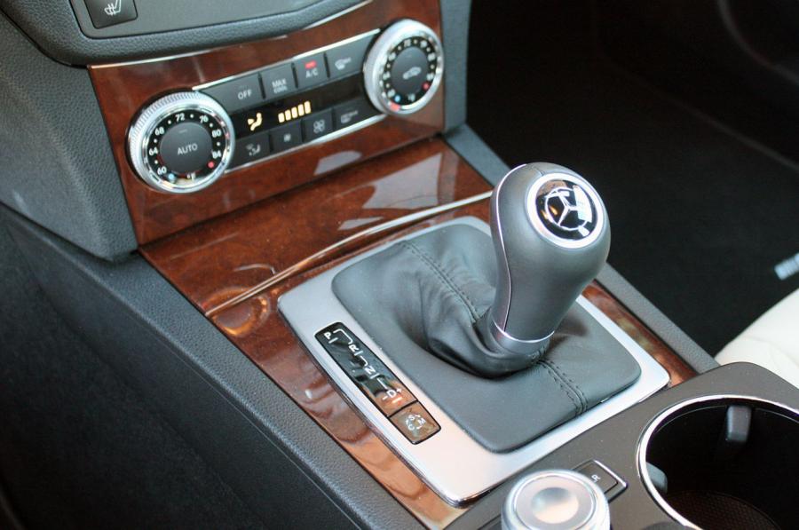 Mercedes-Benz C63 AMG Performance Pack 2011 года  (фото 13 из 39)